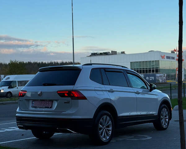 Белый Фольксваген Тигуан, объемом двигателя 1.98 л и пробегом 183 тыс. км за 15750 $, фото 5 на Automoto.ua