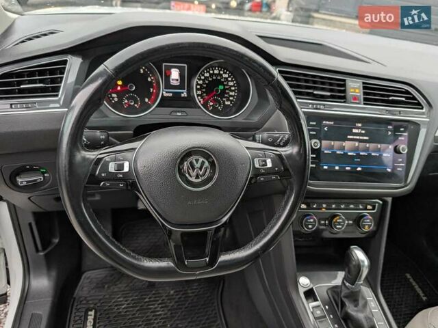 Білий Фольксваген Тігуан, об'ємом двигуна 1.98 л та пробігом 123 тис. км за 17550 $, фото 31 на Automoto.ua