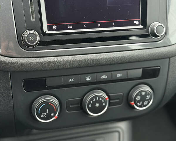 Белый Фольксваген Тигуан, объемом двигателя 2 л и пробегом 110 тыс. км за 14998 $, фото 16 на Automoto.ua