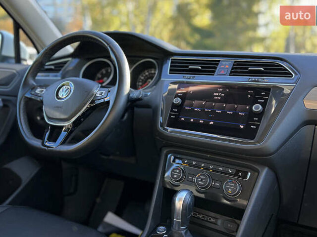 Белый Фольксваген Тигуан, объемом двигателя 0 л и пробегом 99 тыс. км за 19900 $, фото 9 на Automoto.ua