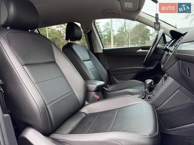 Белый Фольксваген Тигуан, объемом двигателя 2 л и пробегом 135 тыс. км за 21500 $, фото 25 на Automoto.ua