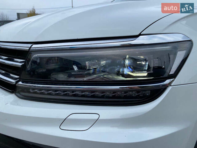 Білий Фольксваген Тігуан, об'ємом двигуна 2 л та пробігом 182 тис. км за 31600 $, фото 16 на Automoto.ua