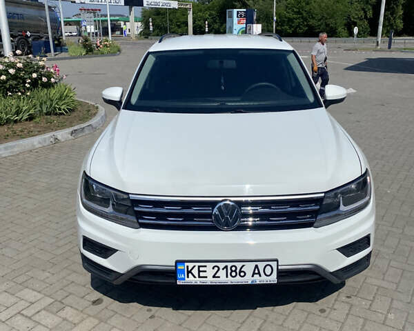 Білий Фольксваген Тігуан, об'ємом двигуна 1.98 л та пробігом 118 тис. км за 17000 $, фото 4 на Automoto.ua