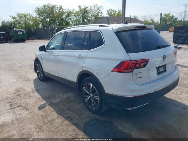 Белый Фольксваген Тигуан, объемом двигателя 2 л и пробегом 193 тыс. км за 13200 $, фото 2 на Automoto.ua