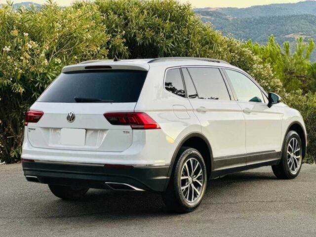 Белый Фольксваген Тигуан, объемом двигателя 2 л и пробегом 40 тыс. км за 4600 $, фото 5 на Automoto.ua