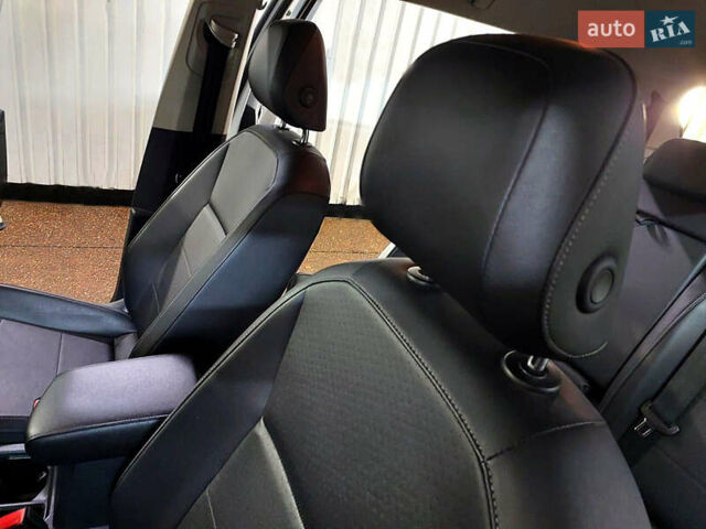 Білий Фольксваген Тігуан, об'ємом двигуна 2 л та пробігом 145 тис. км за 23600 $, фото 73 на Automoto.ua