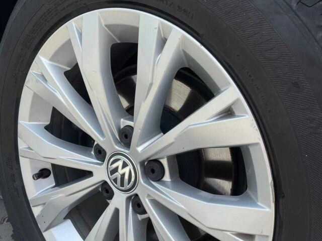 Белый Фольксваген Тигуан, объемом двигателя 2 л и пробегом 198 тыс. км за 16000 $, фото 18 на Automoto.ua