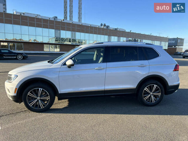 Белый Фольксваген Тигуан, объемом двигателя 2 л и пробегом 84 тыс. км за 22700 $, фото 2 на Automoto.ua