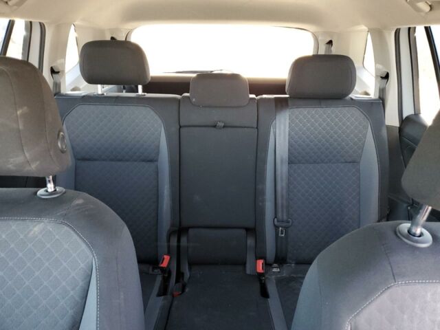 Білий Фольксваген Тігуан, об'ємом двигуна 2 л та пробігом 119 тис. км за 11500 $, фото 9 на Automoto.ua