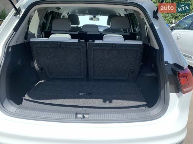 Білий Фольксваген Тігуан, об'ємом двигуна 1.98 л та пробігом 77 тис. км за 19999 $, фото 11 на Automoto.ua