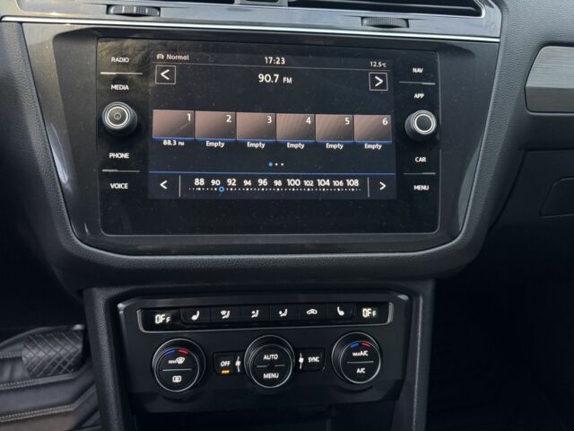 Белый Фольксваген Тигуан, объемом двигателя 2 л и пробегом 121 тыс. км за 22600 $, фото 10 на Automoto.ua