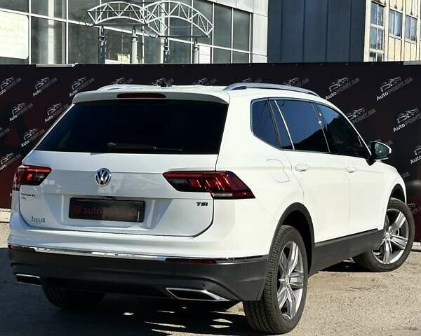 Белый Фольксваген Тигуан, объемом двигателя 2 л и пробегом 120 тыс. км за 24200 $, фото 9 на Automoto.ua