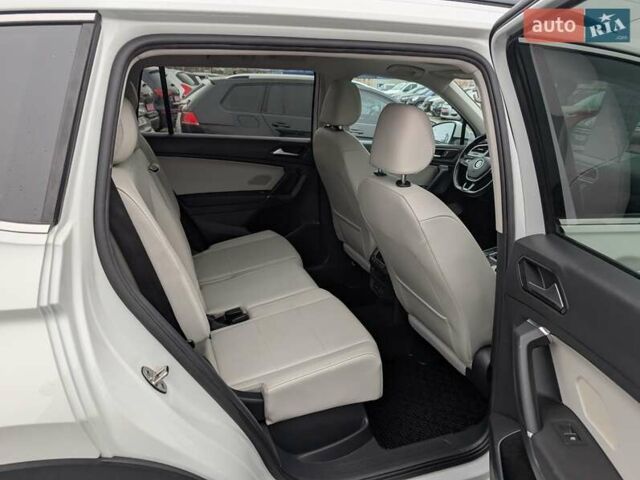 Білий Фольксваген Тігуан, об'ємом двигуна 1.98 л та пробігом 123 тис. км за 17550 $, фото 35 на Automoto.ua