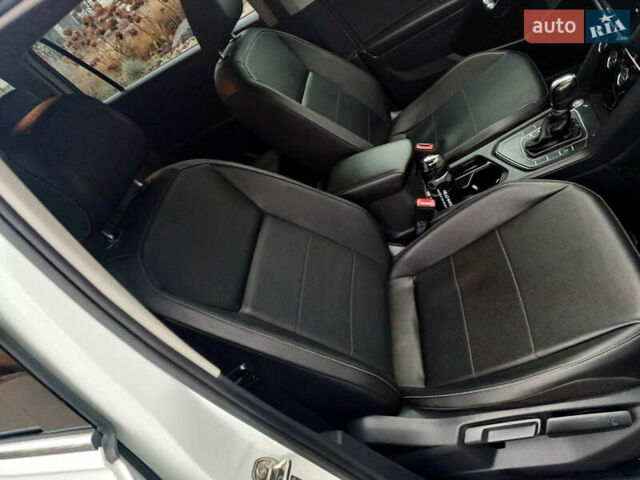 Білий Фольксваген Тігуан, об'ємом двигуна 2 л та пробігом 145 тис. км за 23600 $, фото 28 на Automoto.ua