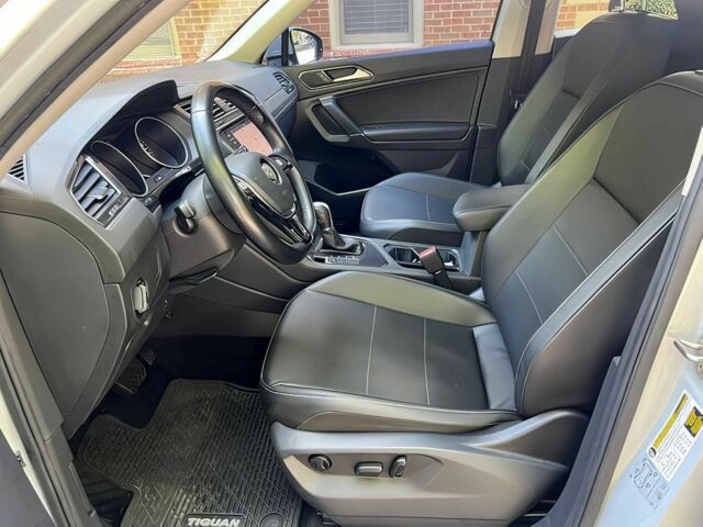 Белый Фольксваген Тигуан, объемом двигателя 2 л и пробегом 35 тыс. км за 13000 $, фото 6 на Automoto.ua