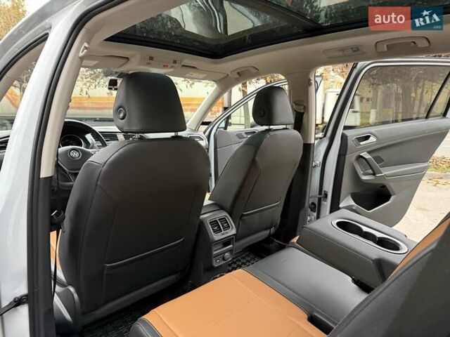 Білий Фольксваген Тігуан, об'ємом двигуна 2 л та пробігом 72 тис. км за 19300 $, фото 30 на Automoto.ua