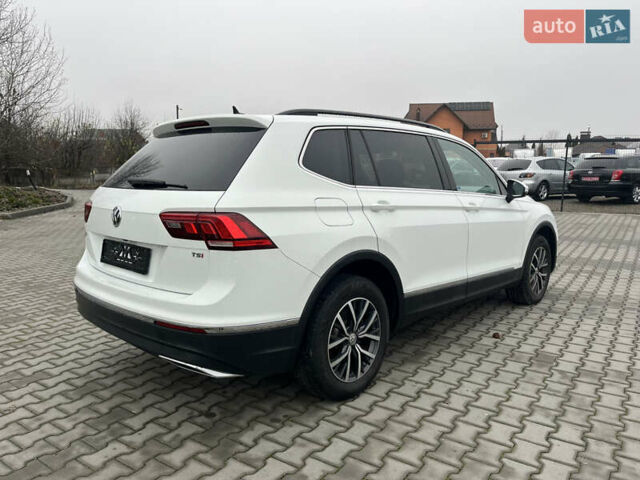 Белый Фольксваген Тигуан, объемом двигателя 2 л и пробегом 112 тыс. км за 17800 $, фото 6 на Automoto.ua