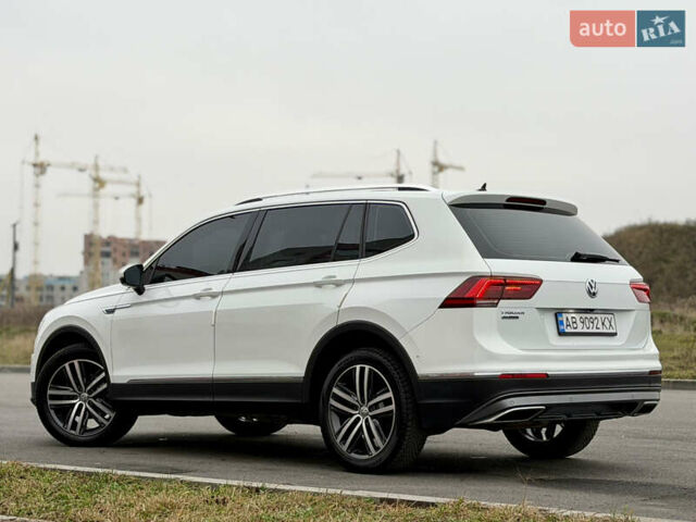 Білий Фольксваген Тігуан, об'ємом двигуна 2 л та пробігом 66 тис. км за 30999 $, фото 25 на Automoto.ua