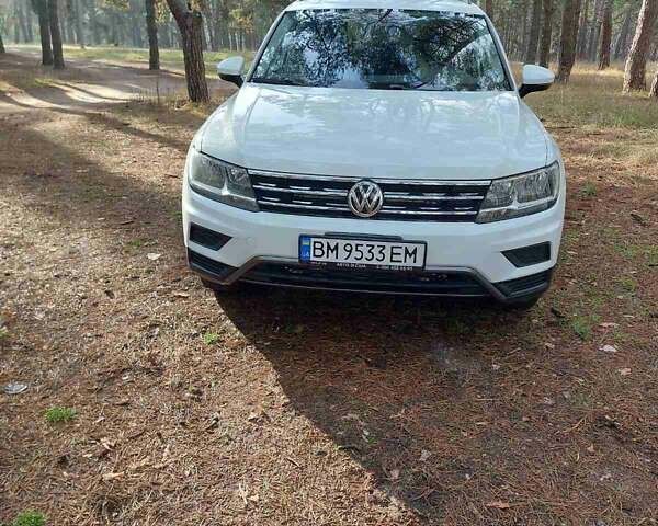 Белый Фольксваген Тигуан, объемом двигателя 2 л и пробегом 162 тыс. км за 21200 $, фото 1 на Automoto.ua