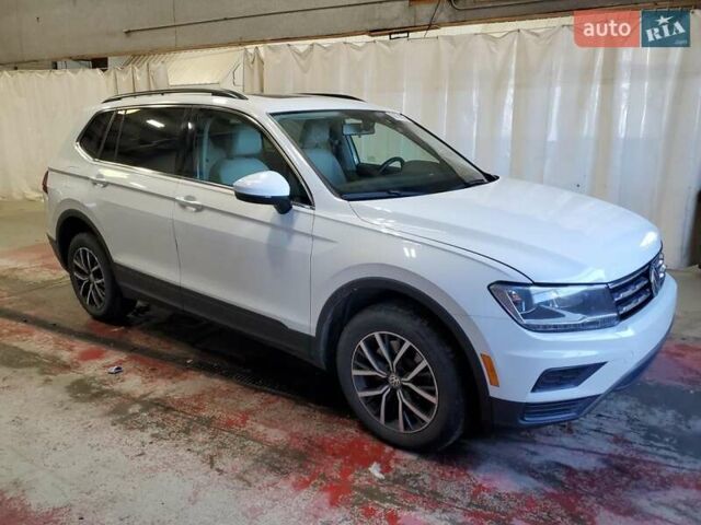 Белый Фольксваген Тигуан, объемом двигателя 2 л и пробегом 150 тыс. км за 4100 $, фото 3 на Automoto.ua