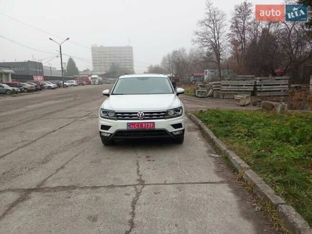 Белый Фольксваген Тигуан, объемом двигателя 1.97 л и пробегом 105 тыс. км за 18200 $, фото 3 на Automoto.ua