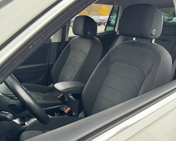 Белый Фольксваген Тигуан, объемом двигателя 1.98 л и пробегом 54 тыс. км за 31500 $, фото 53 на Automoto.ua