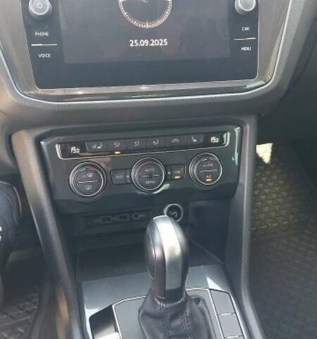 Белый Фольксваген Тигуан, объемом двигателя 1.98 л и пробегом 164 тыс. км за 21937 $, фото 10 на Automoto.ua