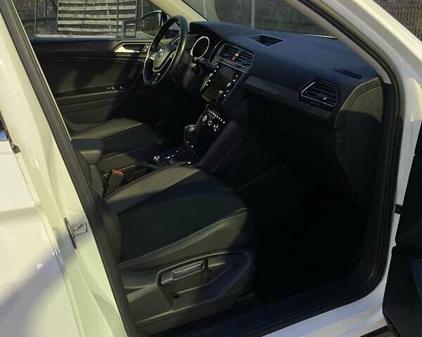 Белый Фольксваген Тигуан, объемом двигателя 1.98 л и пробегом 179 тыс. км за 17700 $, фото 9 на Automoto.ua