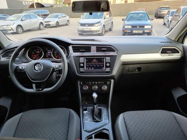 Белый Фольксваген Тигуан, объемом двигателя 2 л и пробегом 87 тыс. км за 17800 $, фото 7 на Automoto.ua