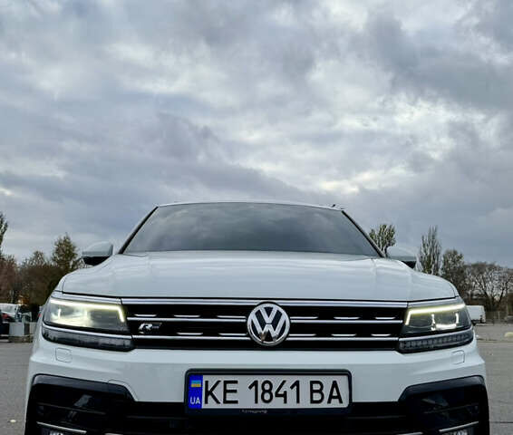 Белый Фольксваген Тигуан, объемом двигателя 1.98 л и пробегом 54 тыс. км за 31500 $, фото 2 на Automoto.ua