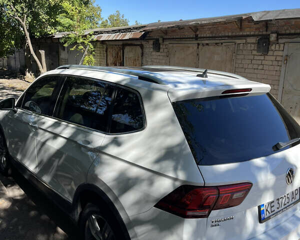 Белый Фольксваген Тигуан, объемом двигателя 1.98 л и пробегом 135 тыс. км за 24800 $, фото 4 на Automoto.ua