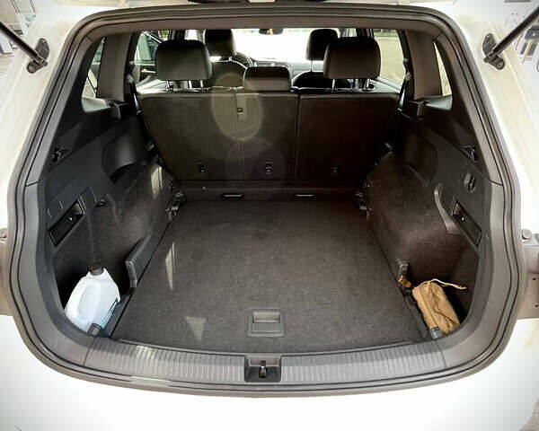 Белый Фольксваген Тигуан, объемом двигателя 1.98 л и пробегом 59 тыс. км за 22000 $, фото 13 на Automoto.ua