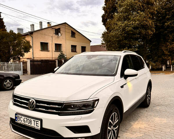 Белый Фольксваген Тигуан, объемом двигателя 1.98 л и пробегом 156 тыс. км за 28800 $, фото 2 на Automoto.ua