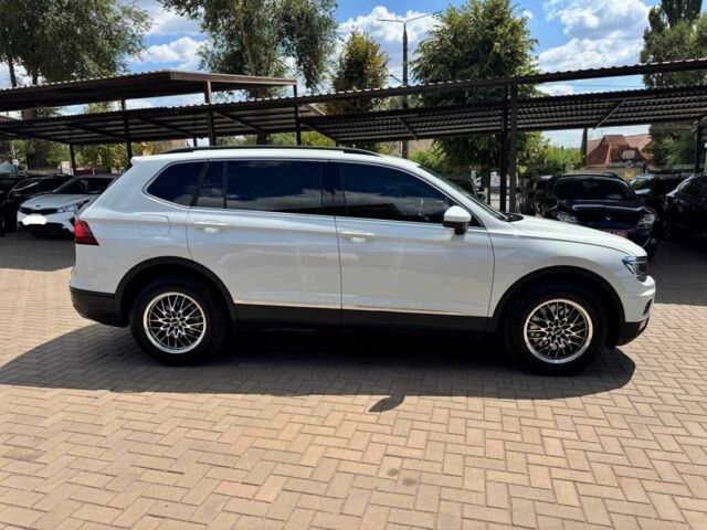 Білий Фольксваген Тігуан, об'ємом двигуна 2 л та пробігом 105 тис. км за 19500 $, фото 10 на Automoto.ua