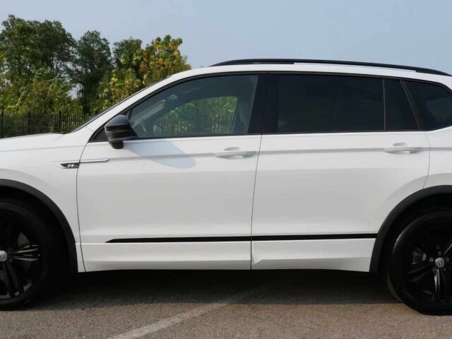 Белый Фольксваген Тигуан, объемом двигателя 2 л и пробегом 48 тыс. км за 5600 $, фото 2 на Automoto.ua