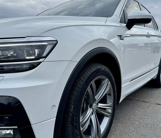 Белый Фольксваген Тигуан, объемом двигателя 1.98 л и пробегом 54 тыс. км за 31500 $, фото 12 на Automoto.ua