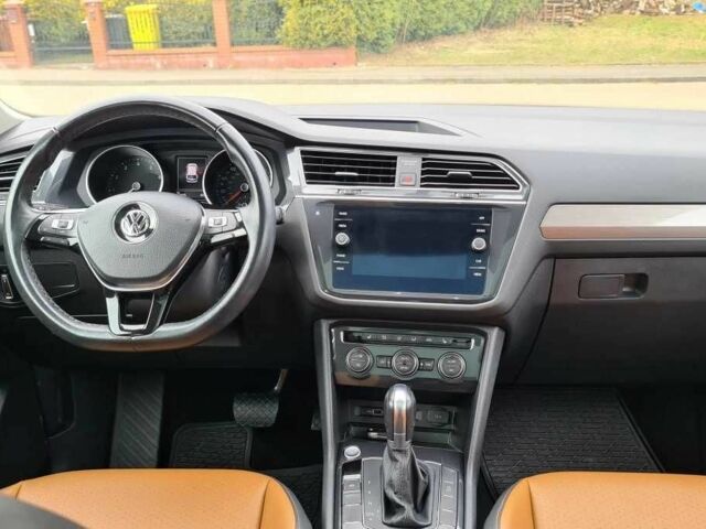 Белый Фольксваген Тигуан, объемом двигателя 2 л и пробегом 83 тыс. км за 10900 $, фото 11 на Automoto.ua