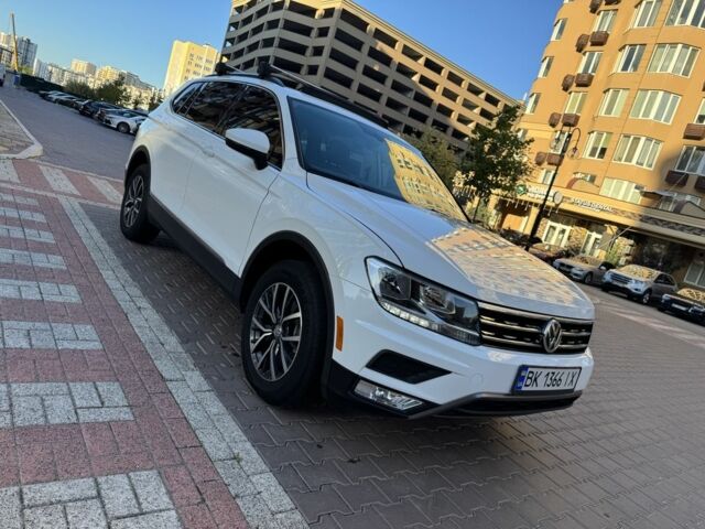Білий Фольксваген Тігуан, об'ємом двигуна 2 л та пробігом 103 тис. км за 21000 $, фото 4 на Automoto.ua