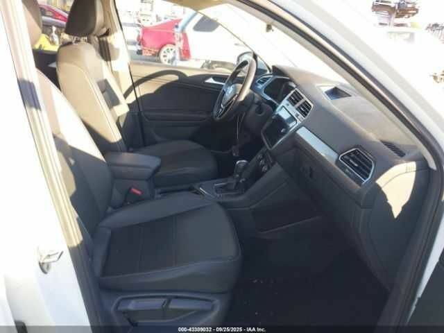 Білий Фольксваген Тігуан, об'ємом двигуна 0 л та пробігом 35 тис. км за 4000 $, фото 4 на Automoto.ua