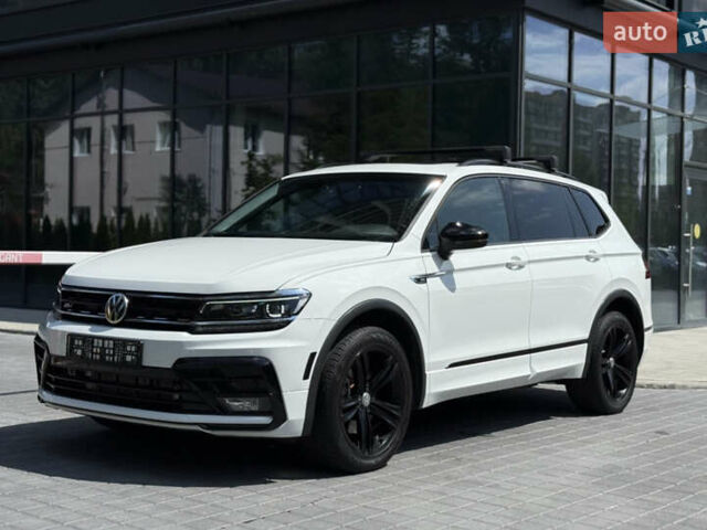 Білий Фольксваген Тігуан, об'ємом двигуна 2 л та пробігом 110 тис. км за 25999 $, фото 21 на Automoto.ua
