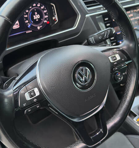 Белый Фольксваген Тигуан, объемом двигателя 1.98 л и пробегом 87 тыс. км за 28900 $, фото 27 на Automoto.ua