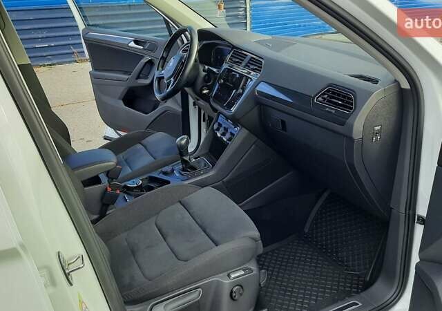 Белый Фольксваген Тигуан, объемом двигателя 1.98 л и пробегом 185 тыс. км за 27500 $, фото 19 на Automoto.ua