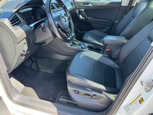 Белый Фольксваген Тигуан, объемом двигателя 2 л и пробегом 45 тыс. км за 8900 $, фото 8 на Automoto.ua