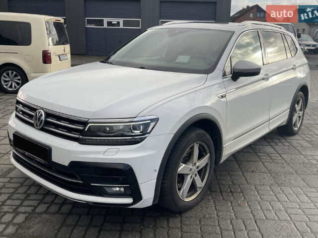 Белый Фольксваген Тигуан, объемом двигателя 1.98 л и пробегом 234 тыс. км за 32500 $, фото 2 на Automoto.ua