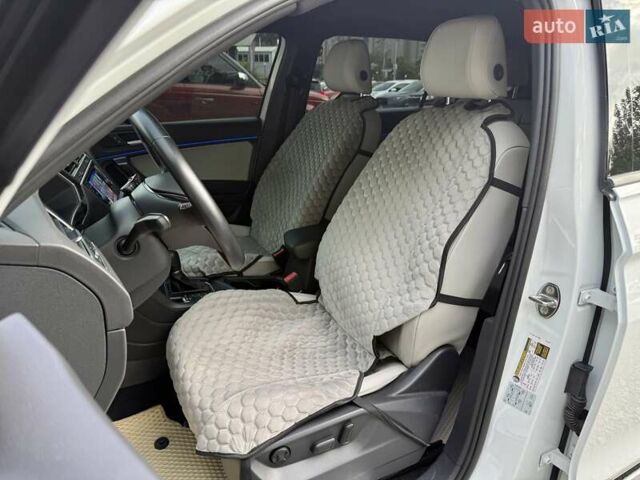 Белый Фольксваген Тигуан, объемом двигателя 1.98 л и пробегом 58 тыс. км за 25000 $, фото 10 на Automoto.ua