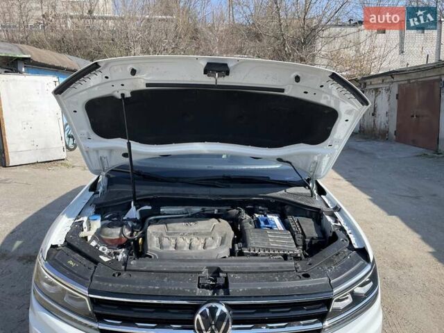 Белый Фольксваген Тигуан, объемом двигателя 1.98 л и пробегом 144 тыс. км за 21900 $, фото 9 на Automoto.ua