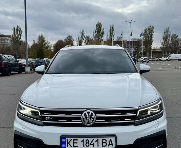 Белый Фольксваген Тигуан, объемом двигателя 1.98 л и пробегом 54 тыс. км за 31500 $, фото 7 на Automoto.ua