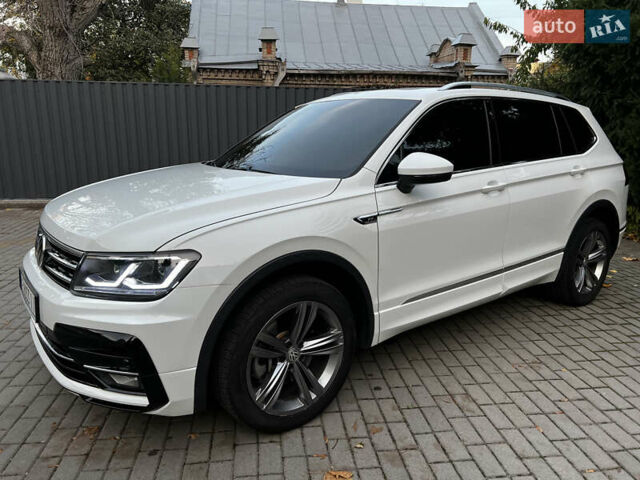 Белый Фольксваген Тигуан, объемом двигателя 1.98 л и пробегом 55 тыс. км за 27999 $, фото 21 на Automoto.ua