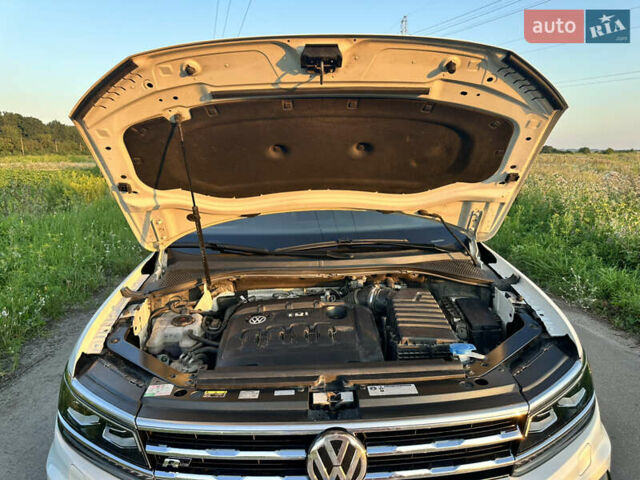 Белый Фольксваген Тигуан, объемом двигателя 2 л и пробегом 198 тыс. км за 41500 $, фото 29 на Automoto.ua