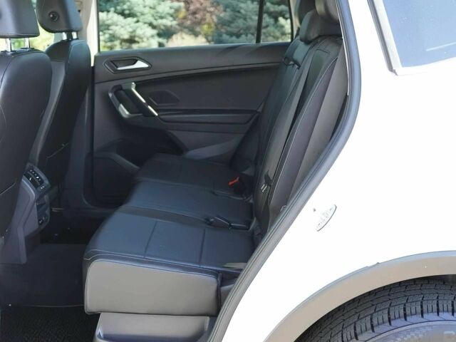 Белый Фольксваген Тигуан, объемом двигателя 2 л и пробегом 30 тыс. км за 8000 $, фото 12 на Automoto.ua